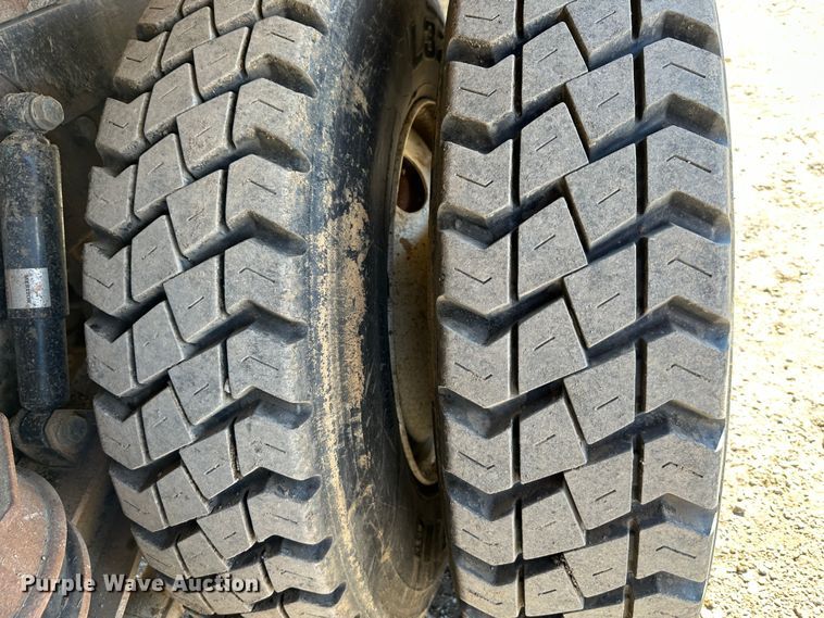 image for item DR5006 2004 Kenworth W900  dump truck