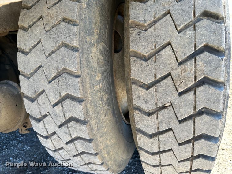 image for item DR5006 2004 Kenworth W900  dump truck