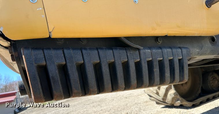 image for item DR5007 1995 Caterpillar Challenger 45  tractor