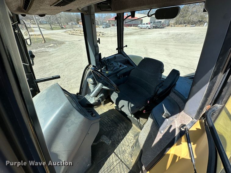 image for item DR5007 1995 Caterpillar Challenger 45  tractor