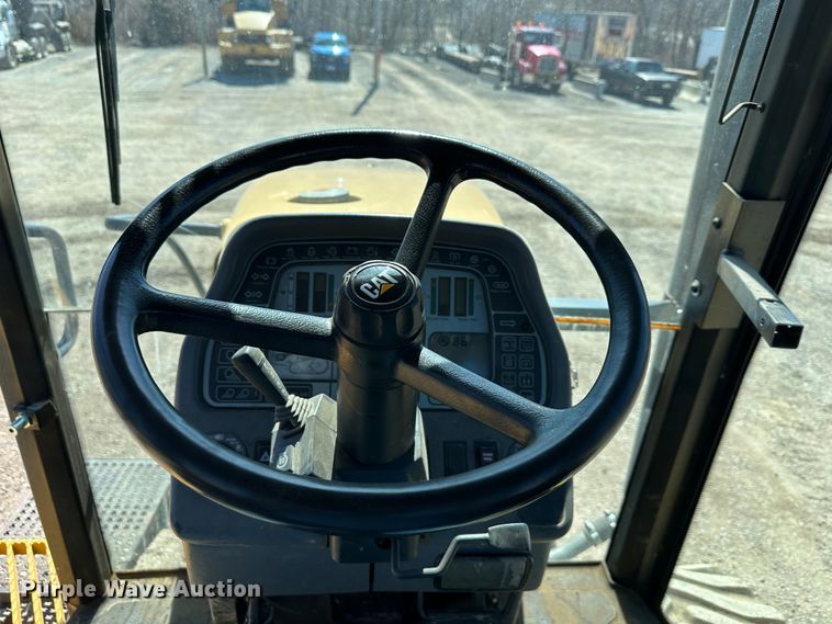 image for item DR5007 1995 Caterpillar Challenger 45  tractor