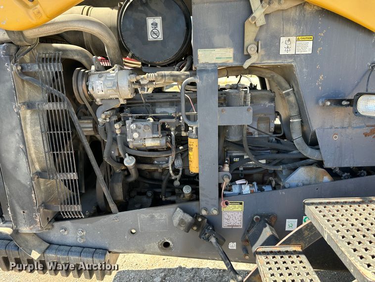 image for item DR5007 1995 Caterpillar Challenger 45  tractor