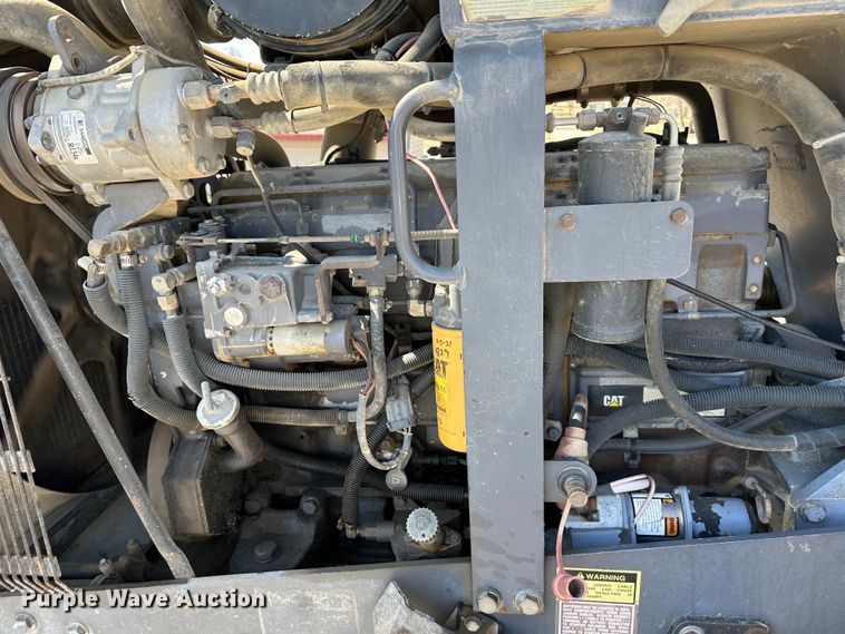 image for item DR5007 1995 Caterpillar Challenger 45  tractor