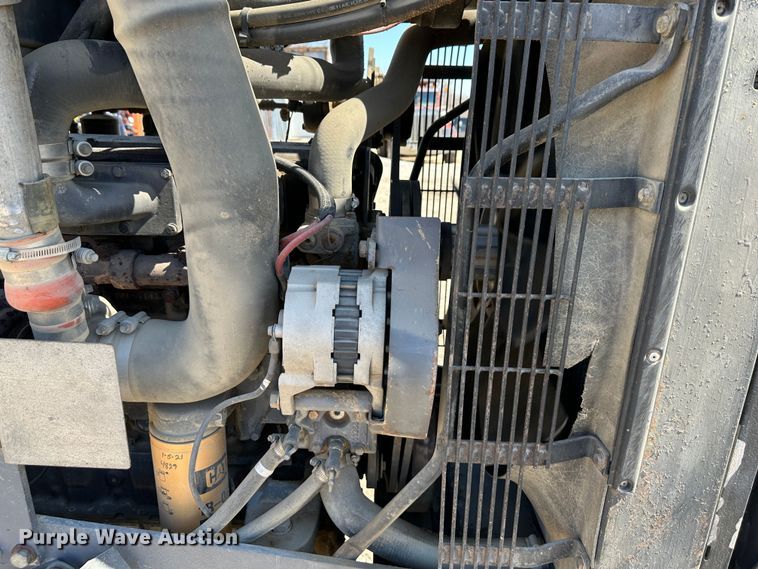 image for item DR5007 1995 Caterpillar Challenger 45  tractor