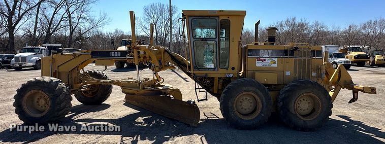 image for item DR5008 1999 Caterpillar 160H  motor grader