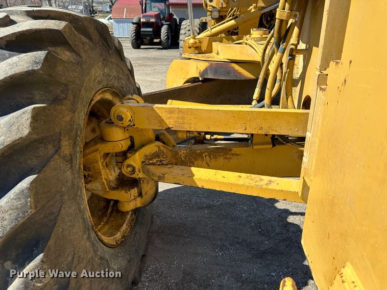 image for item DR5008 1999 Caterpillar 160H  motor grader