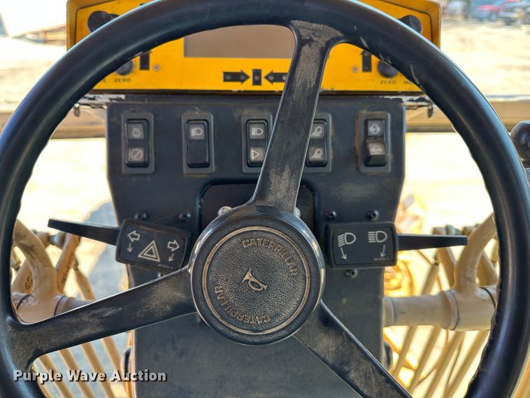 image for item DR5008 1999 Caterpillar 160H  motor grader