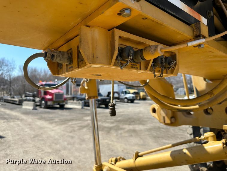 image for item DR5008 1999 Caterpillar 160H  motor grader