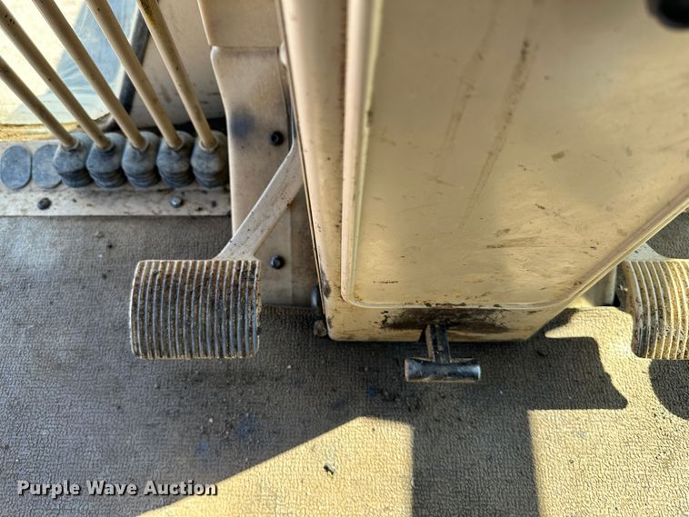 image for item DR5008 1999 Caterpillar 160H  motor grader