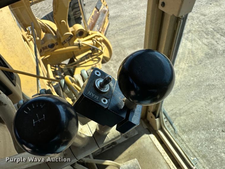 image for item DR5008 1999 Caterpillar 160H  motor grader