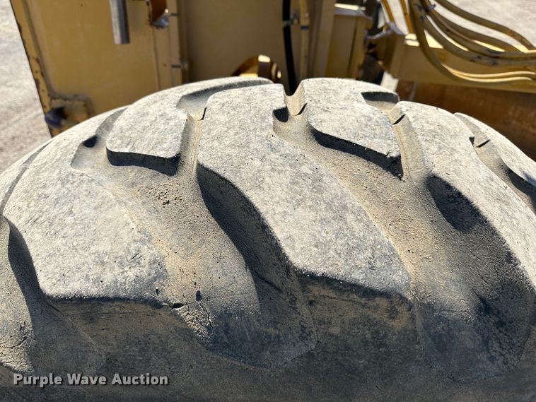 image for item DR5008 1999 Caterpillar 160H  motor grader