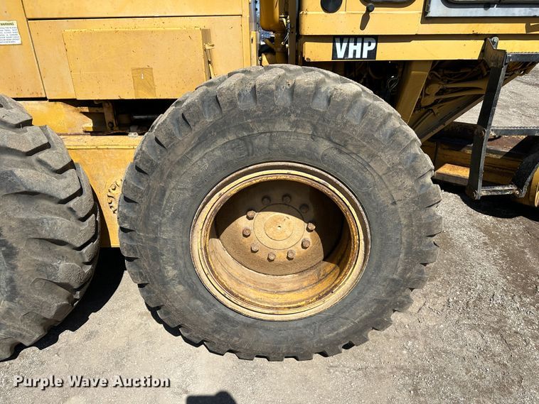 image for item DR5008 1999 Caterpillar 160H  motor grader