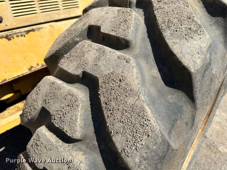 image for item DR5008 1999 Caterpillar 160H  motor grader