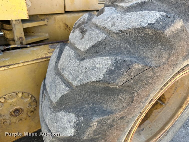 image for item DR5008 1999 Caterpillar 160H  motor grader