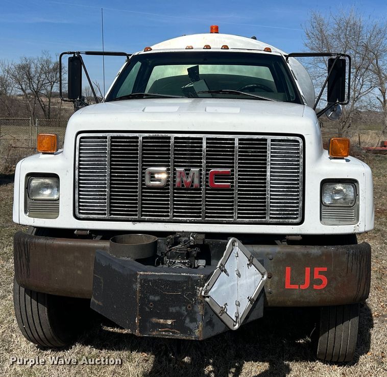 image for item DR5028 1998 GMC C7500  oil distributor truck