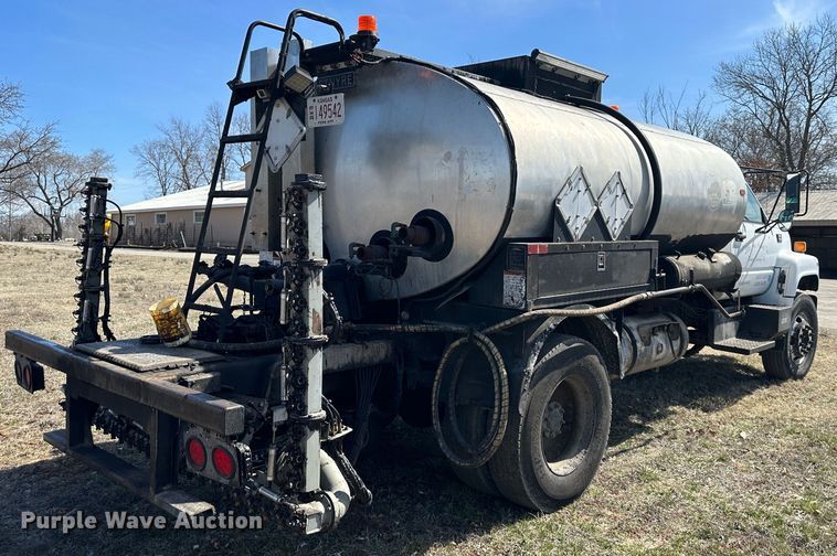 image for item DR5028 1998 GMC C7500  oil distributor truck