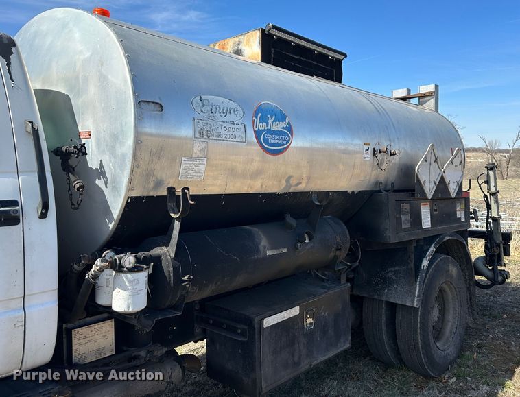 image for item DR5028 1998 GMC C7500  oil distributor truck