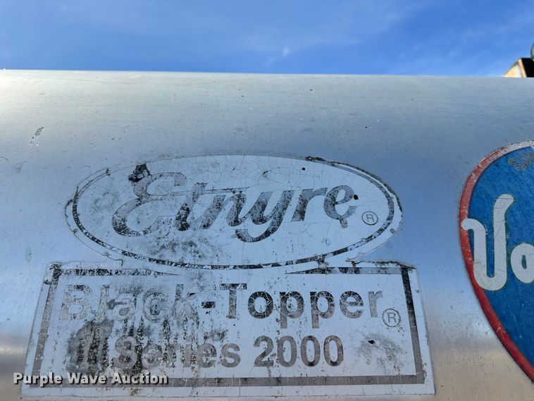 image for item DR5028 1998 GMC C7500  oil distributor truck