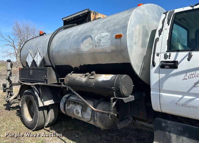 image for item DR5028 1998 GMC C7500  oil distributor truck