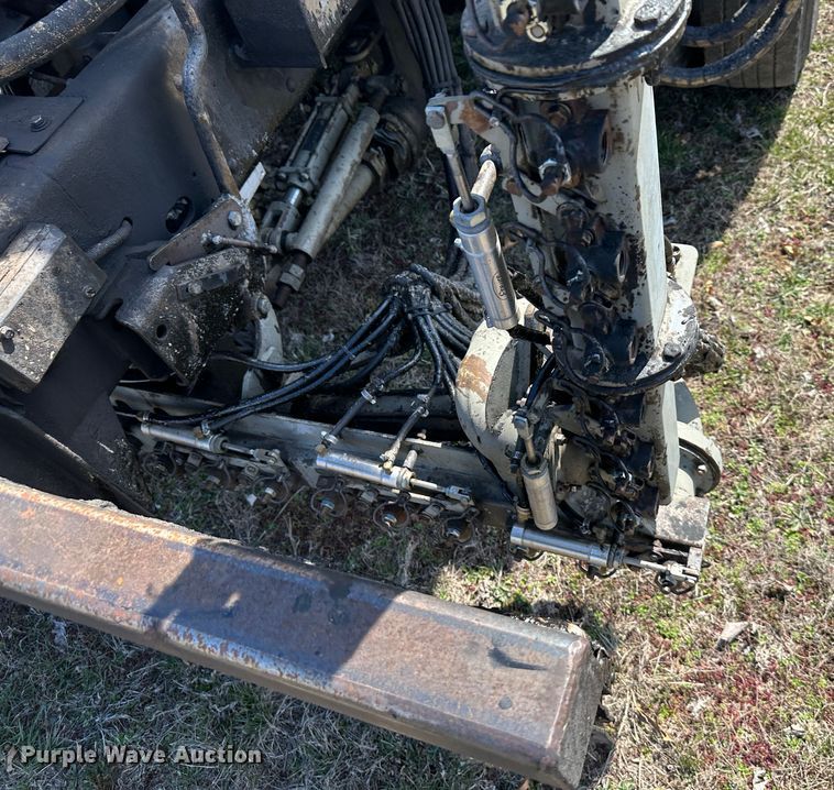 image for item DR5028 1998 GMC C7500  oil distributor truck