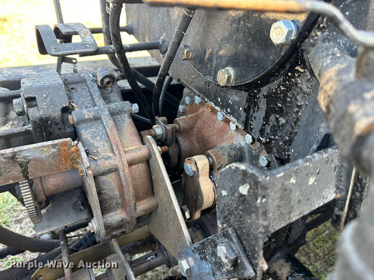 image for item DR5028 1998 GMC C7500  oil distributor truck