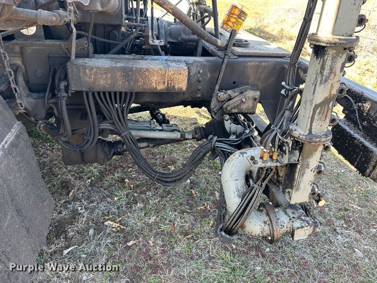 image for item DR5028 1998 GMC C7500  oil distributor truck