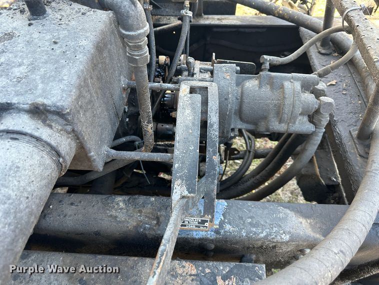 image for item DR5028 1998 GMC C7500  oil distributor truck