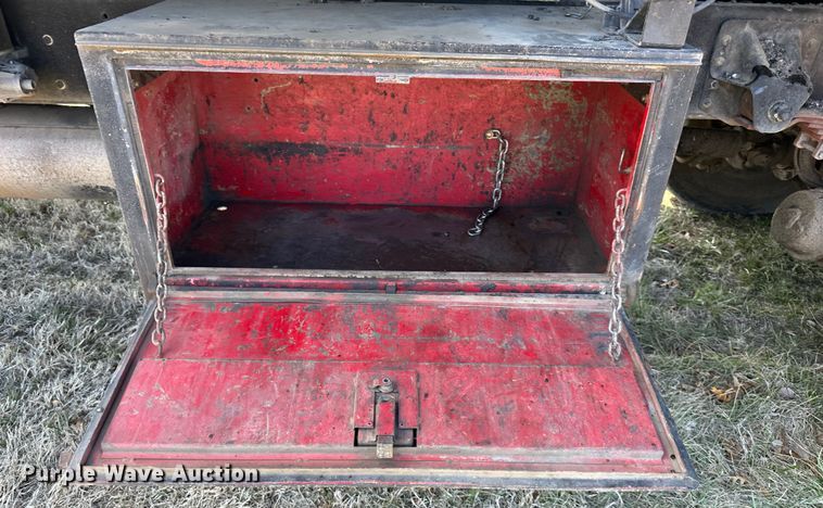 image for item DR5028 1998 GMC C7500  oil distributor truck