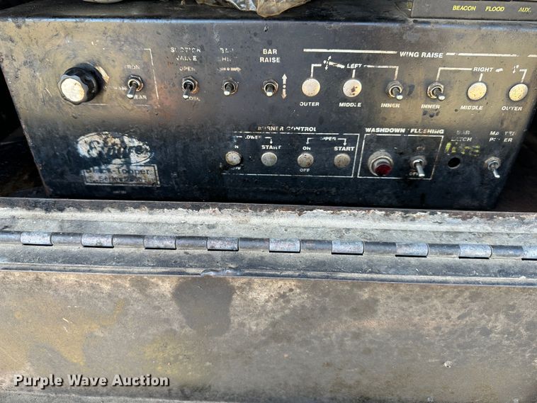 image for item DR5028 1998 GMC C7500  oil distributor truck