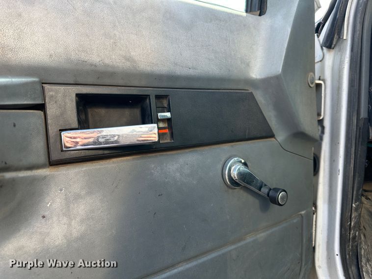 image for item DR5028 1998 GMC C7500  oil distributor truck