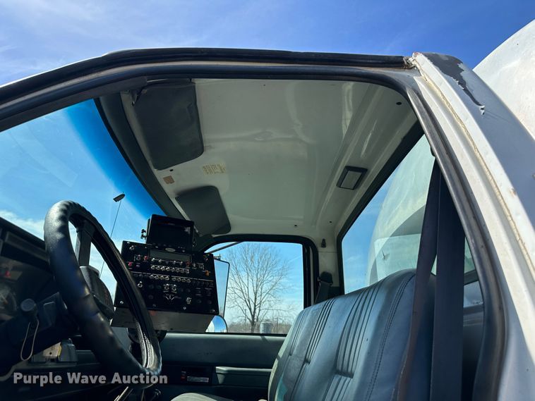 image for item DR5028 1998 GMC C7500  oil distributor truck