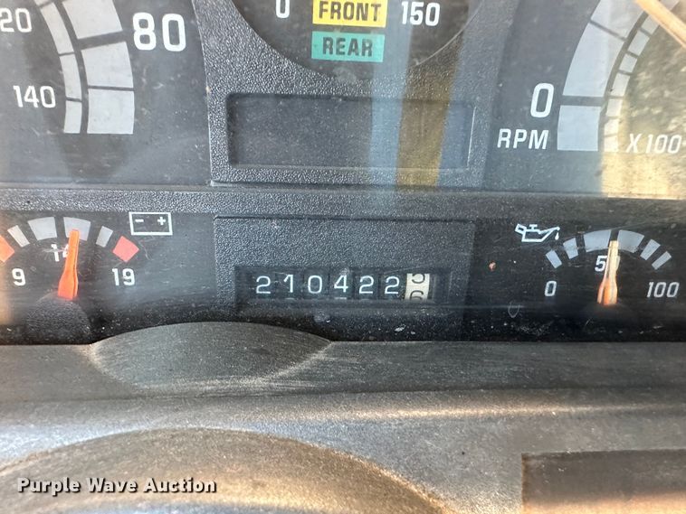 image for item DR5028 1998 GMC C7500  oil distributor truck