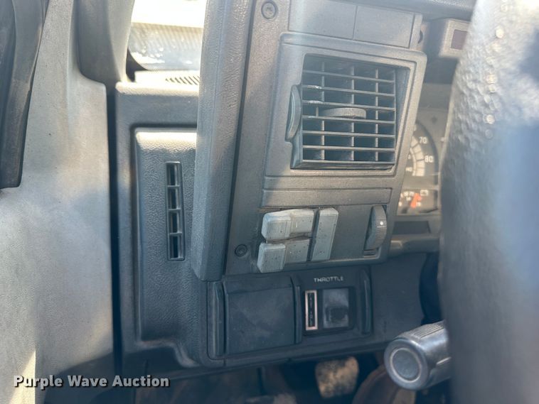 image for item DR5028 1998 GMC C7500  oil distributor truck