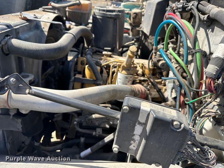 image for item DR5028 1998 GMC C7500  oil distributor truck