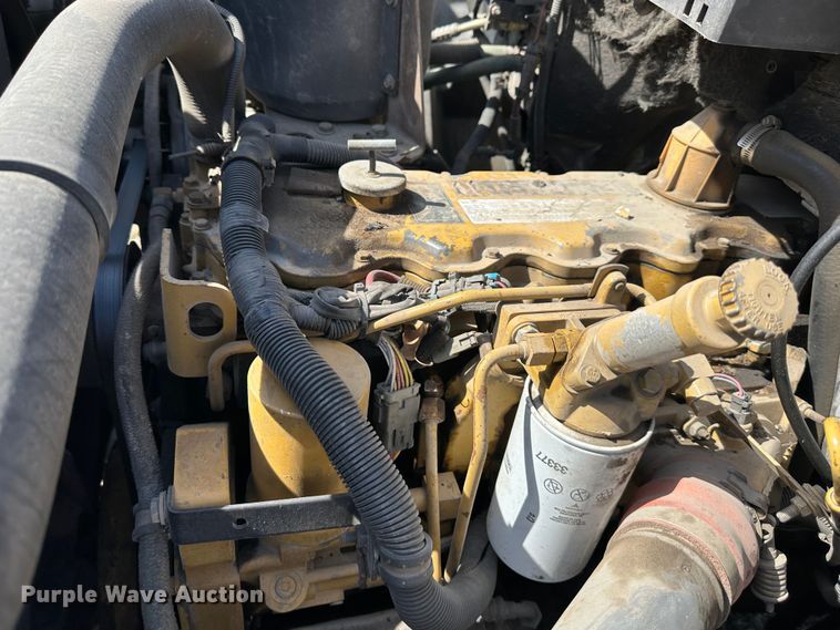 image for item DR5028 1998 GMC C7500  oil distributor truck