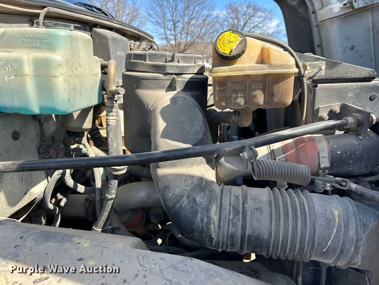 image for item DR5028 1998 GMC C7500  oil distributor truck