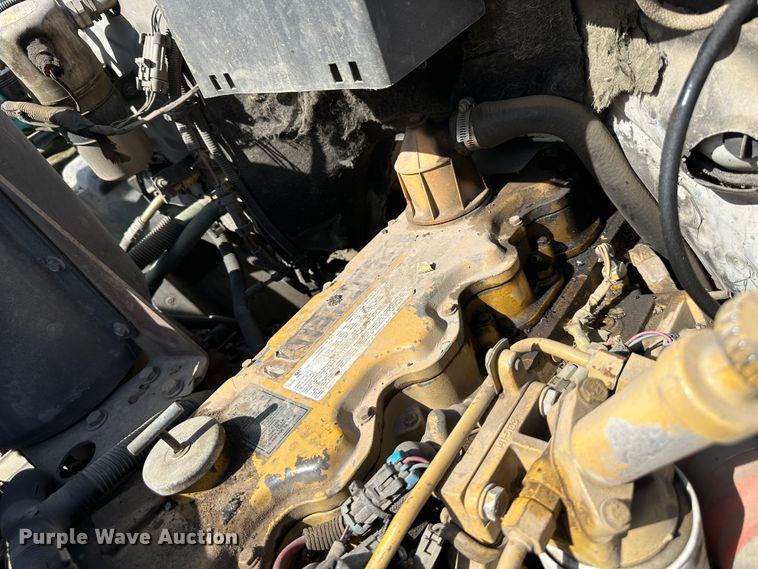 image for item DR5028 1998 GMC C7500  oil distributor truck