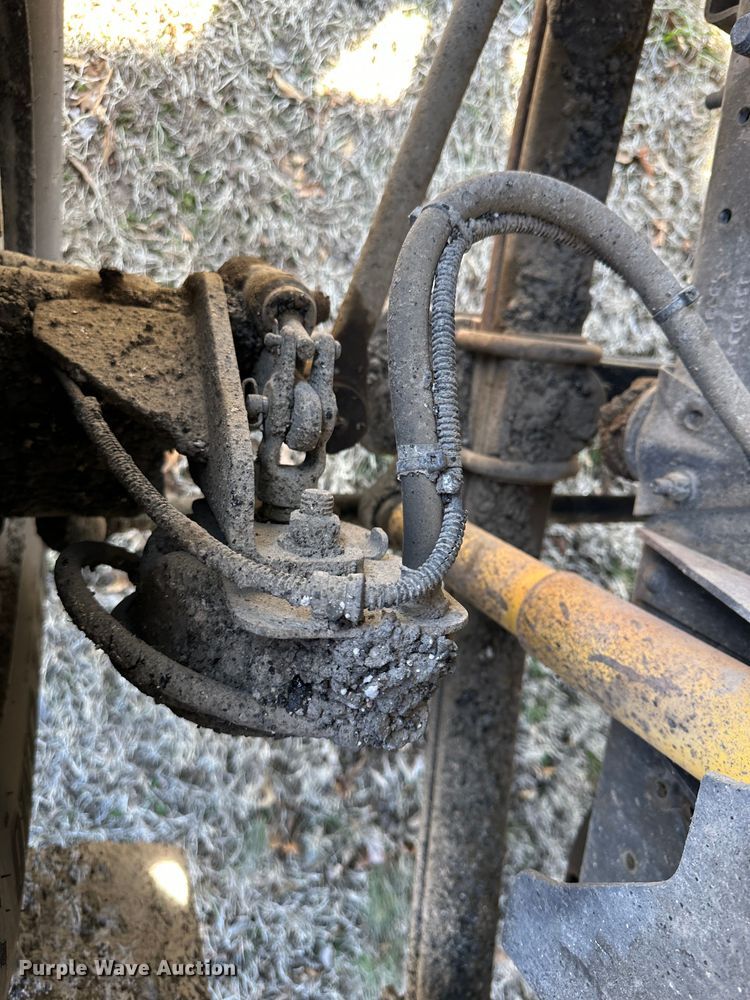 image for item DR5028 1998 GMC C7500  oil distributor truck