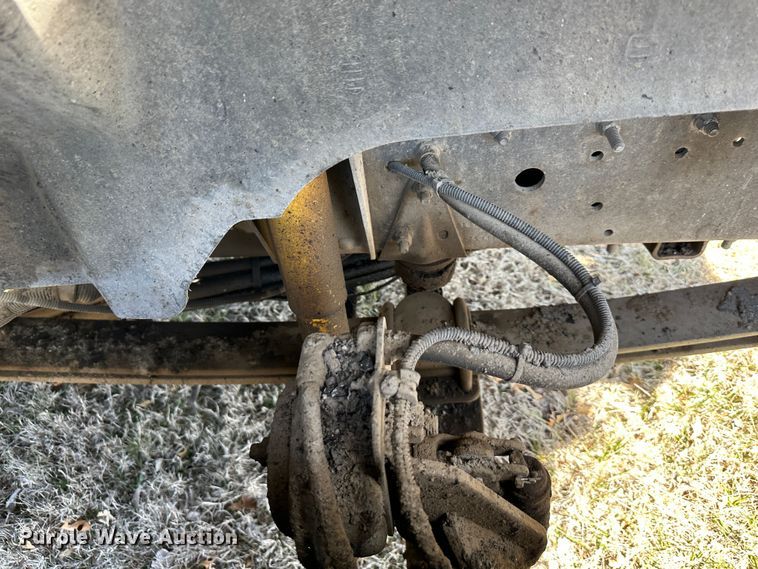 image for item DR5028 1998 GMC C7500  oil distributor truck