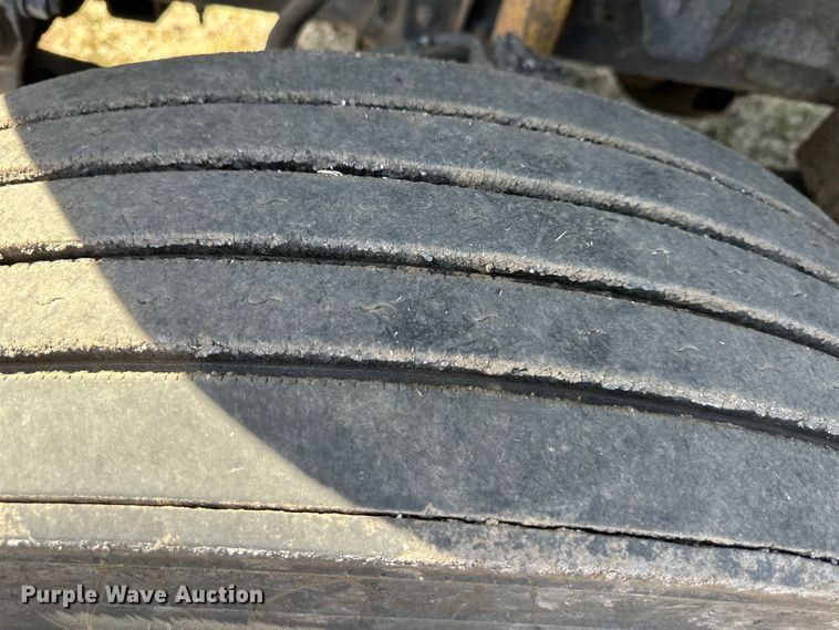 image for item DR5028 1998 GMC C7500  oil distributor truck