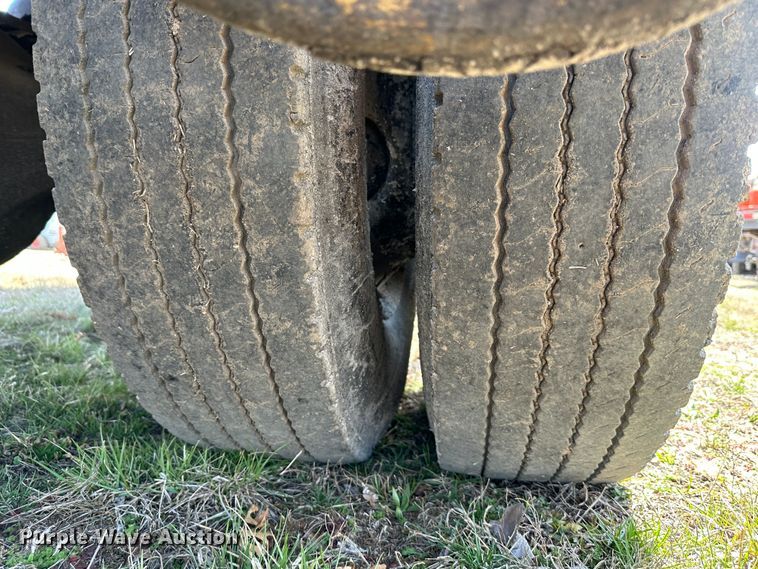 image for item DR5028 1998 GMC C7500  oil distributor truck