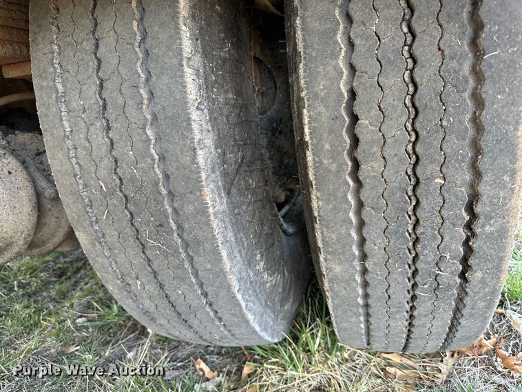 image for item DR5028 1998 GMC C7500  oil distributor truck