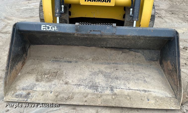 image for item DR5030 Yanmar T210  tracked skid steer loader