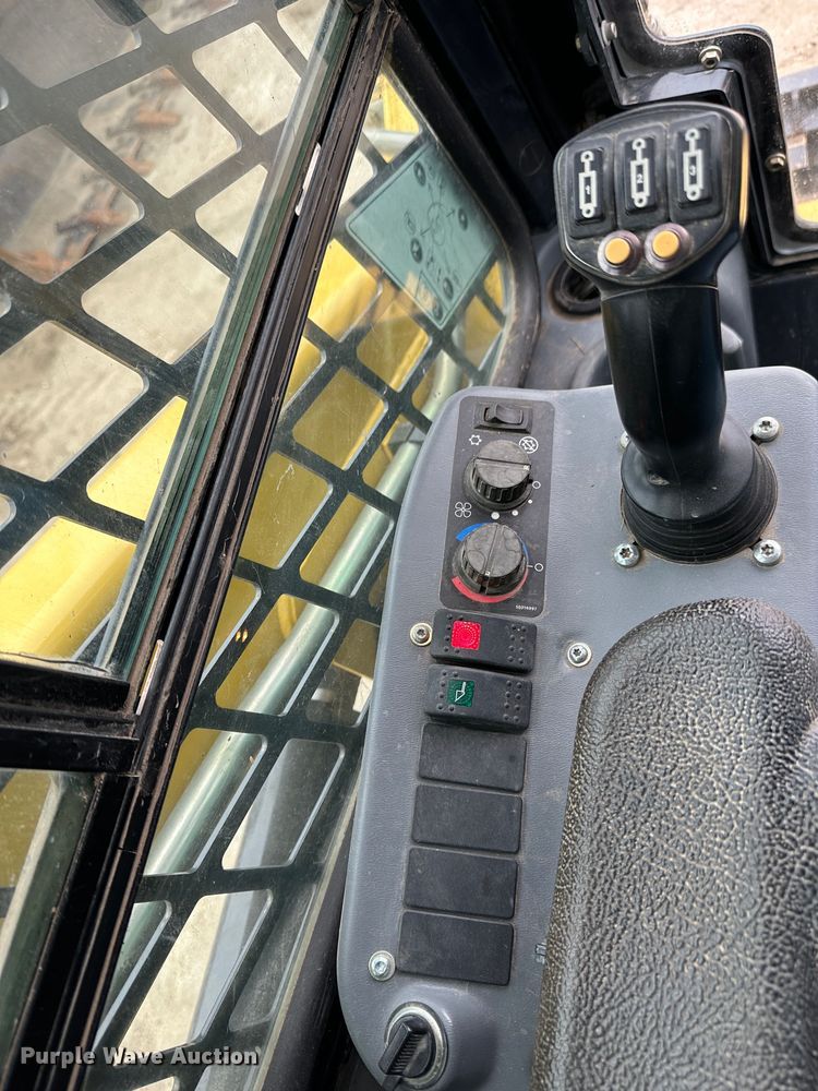 image for item DR5030 Yanmar T210  tracked skid steer loader