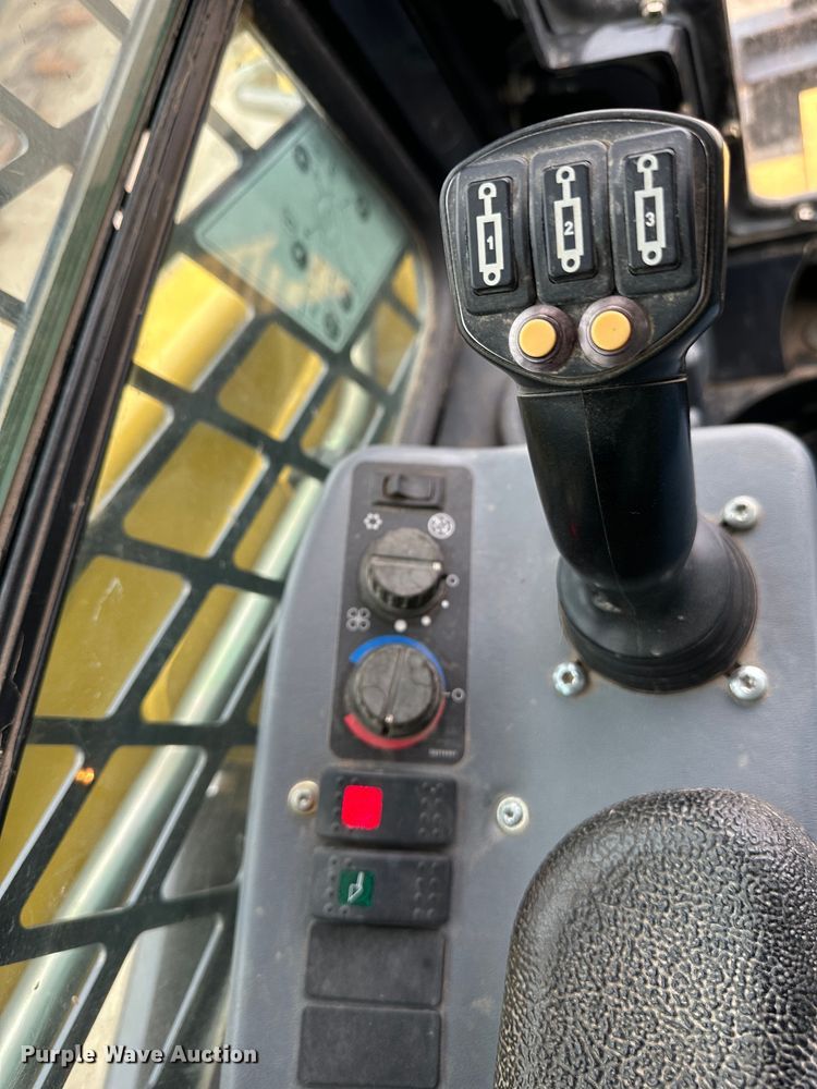 image for item DR5030 Yanmar T210  tracked skid steer loader