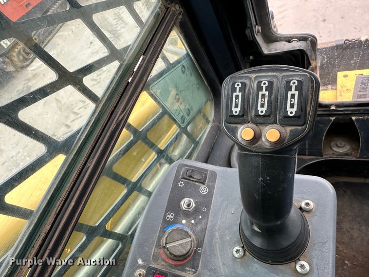 image for item DR5031 Yanmar T210  tracked skid steer loader