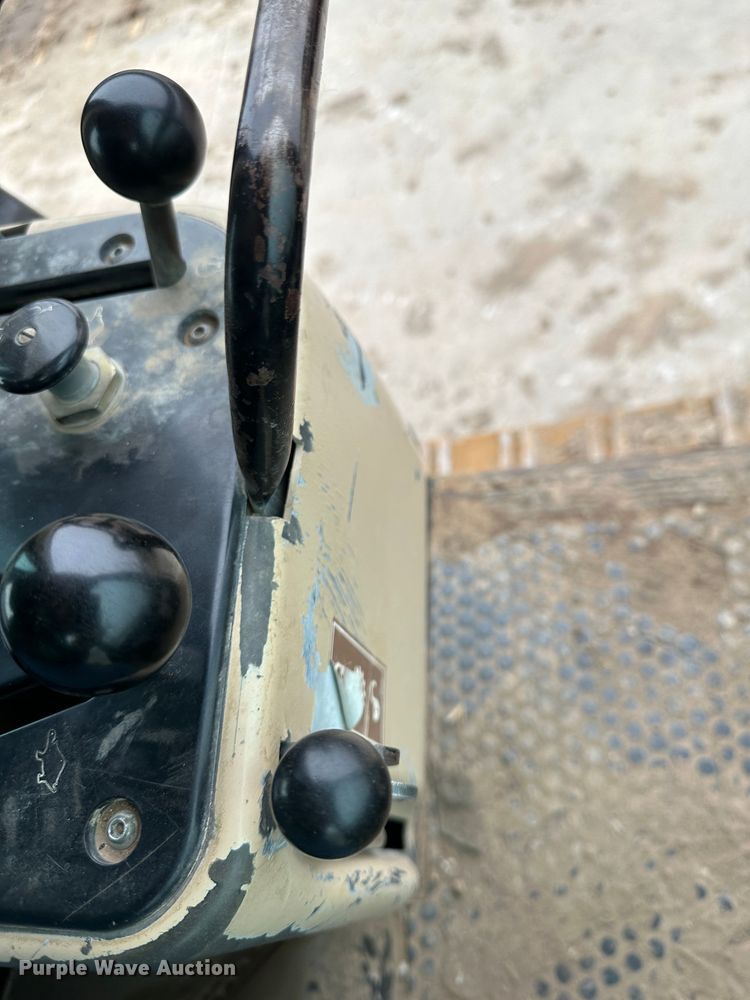 image for item DR5036 1998 Caterpillar 953C  track loader