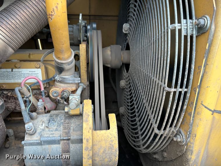 image for item DR5036 1998 Caterpillar 953C  track loader