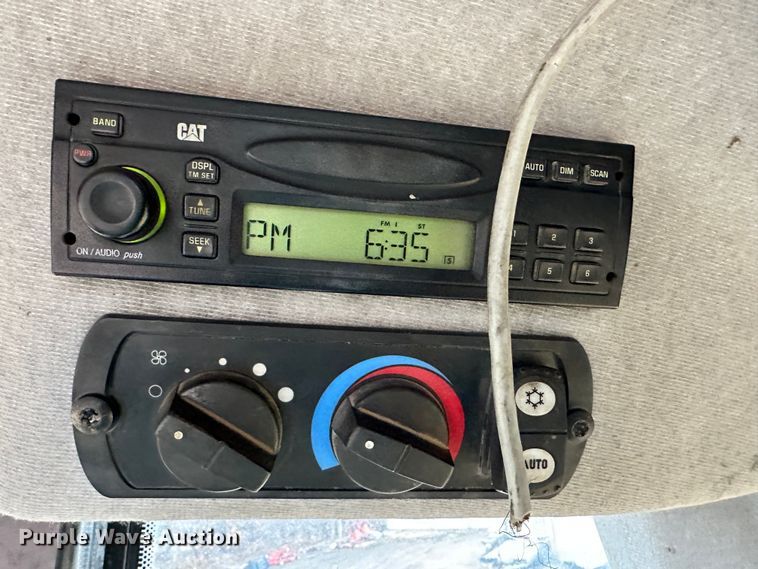 image for item DR5052 2008 Caterpillar 963D  track loader