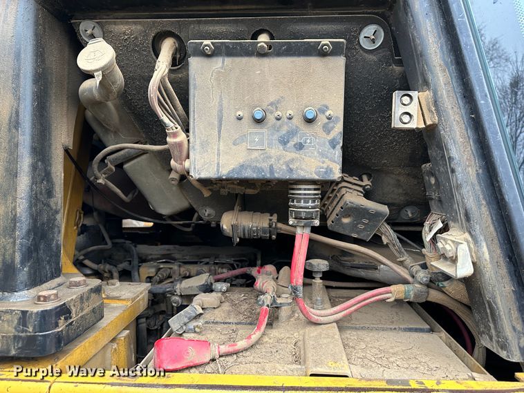 image for item DR5052 2008 Caterpillar 963D  track loader